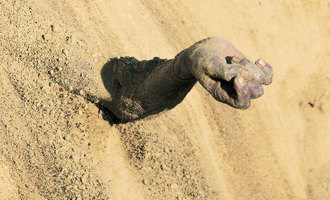 Digging for bullet shells,5 buried alive | Lucknow News - The Indian ...