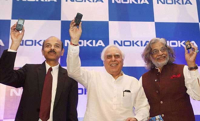 Nokia eyes 15 crore Urdu speaking people with Rs 2,500 cell phone