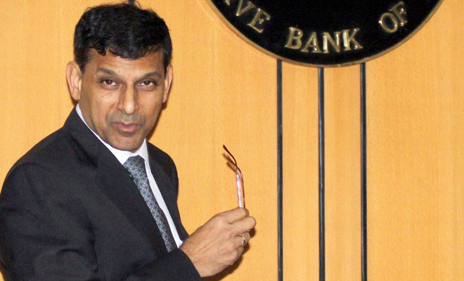 Raghuram Rajan’s RBI to keep monetary policy tight till rupee ...