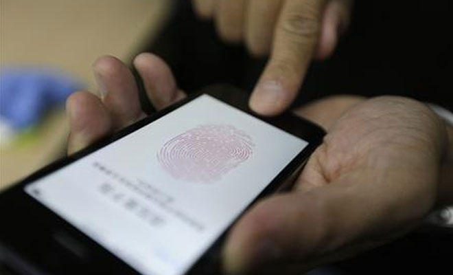 iPhone 5S fingerprint security: Hackers offered $13,000 cash,booze to crack code