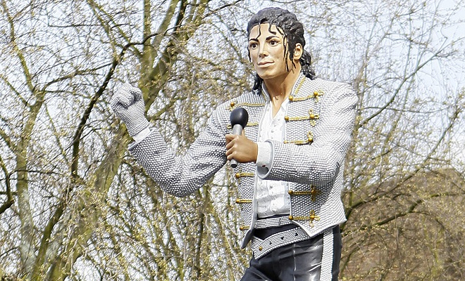 Michael Jackson statue to be removed from Fulham’s Craven Cottage ...