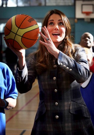 kate-middleton-basketball