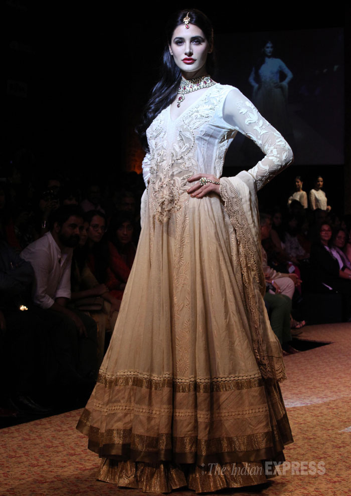 Lakme Fashion Week 2013: Mesmerising beauties Nargis Fakhri,Shriya ...