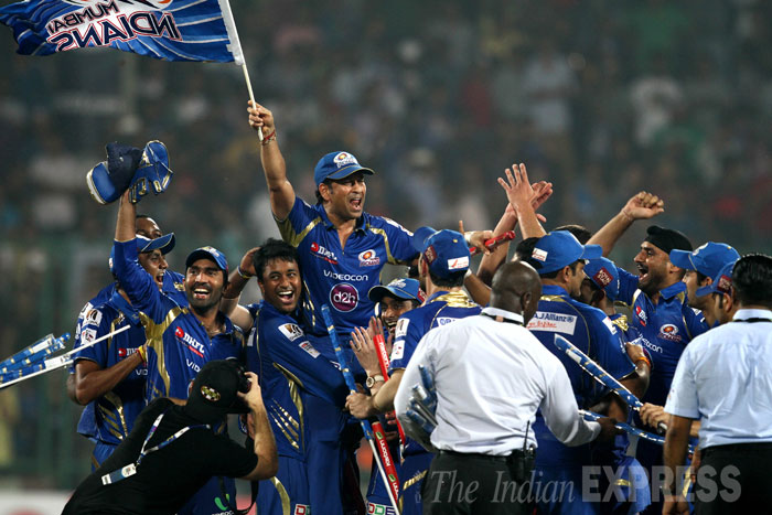 sachin-celebrates