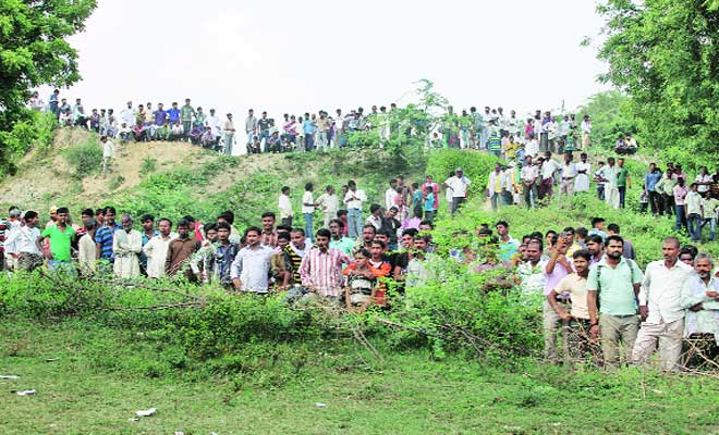 Showing in Uttar Pradesh village Unnao Story of a big