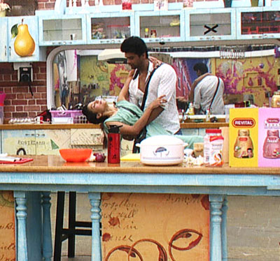 Gauahar in Kushal's arms