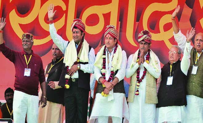 Riot accused are welcomed on Narendra Modi’s red carpet | Lucknow News ...