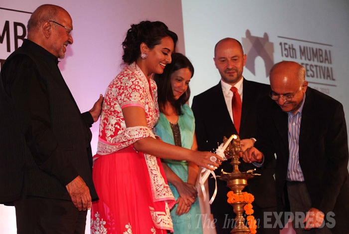 sonakshi-1