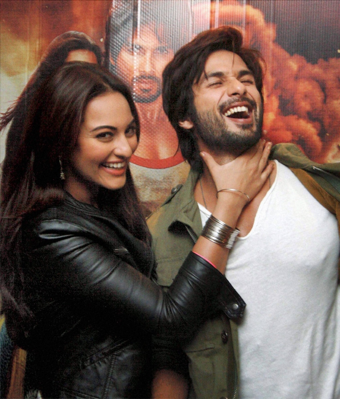 Sonakshi,Shahid,Katrina Have Hands Full | Entertainment Gallery News ...