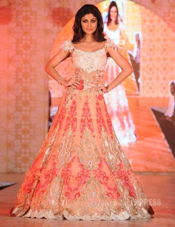 shilpa shetty designer dresses Shilpa Shetty mesmerises in pink | Entertainment Gallery News
