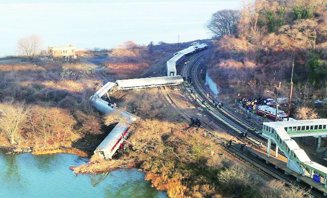 Passenger train derails in New York City,killing 4,injuring 67 | News ...