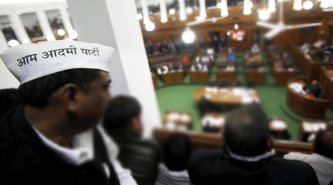 If India has AAP caps and NaMo tea, the Obama campaign had designer apparel and "Cats for Obama" collars.