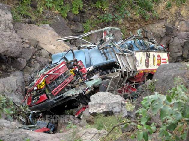 27 dead as bus plunges into valley in Maharashtra | Picture Gallery ...