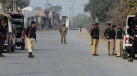 pakistan, sikh man pakistan, sikh turban, turban desecrated, world news