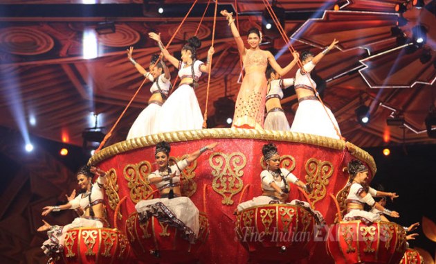 Deepika Padukone’s mesmerising act at Screen Awards 2014 ...