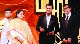 Kai Po Che director Abhishek Kapoor collected Sushant Singh’s award  from Rakeysh Omprakash Mehra, Supriya Pathak and Rajiv Chaurasia - Director, Kamala Pasand