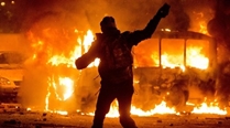 Scores hurt as Ukraine protests turn into fiery street battles