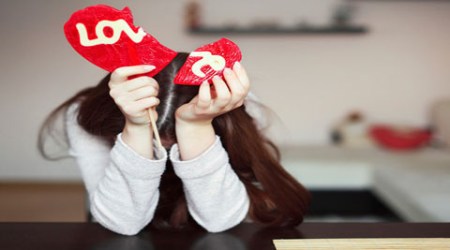 Women lose an average of more than 2kg in the first month after being dumped by a lover, a new research claims. (Thinkstock)