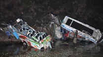 Bus plunge kills 13 in Philippines