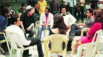 Aamir Khan dropped in on the sets of Humshakals and interacted with the unit and cast of the film