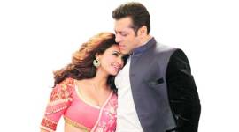 Daisy Shah and Salman Khan in Jai Ho