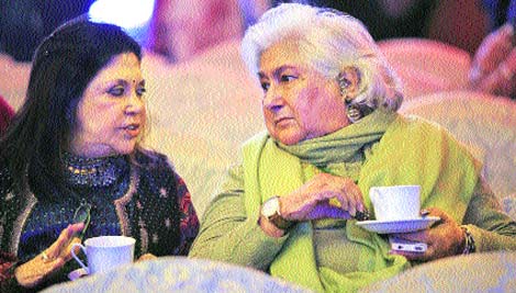 Fashion designer Ritu Kumar with Bim Bissell of Fabindia.