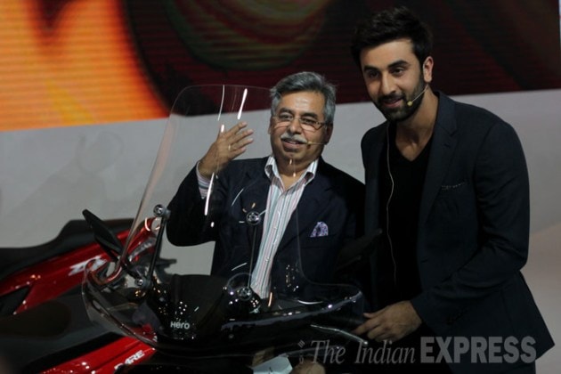 Ranbir Kapoor takes a scooty ride | Entertainment Gallery News - The ...