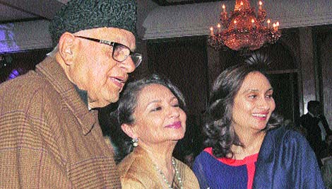 (L-R) Farooq Abdullah with actor Sharmila Tagore and Shobhana Bhartia, Chairperson and Editorial Director, Hindustan Times Group.