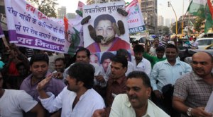 Congress workers hold protest against Tamil Nadu CM