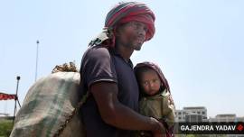 Bihar migrant labourers, India lockdown, migrant labourers, Up migrants rush, sharmik special trains, India coronavirus, India news, Indian Express