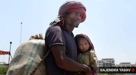 Bihar migrant labourers, India lockdown, migrant labourers, Up migrants rush, sharmik special trains, India coronavirus, India news, Indian Express