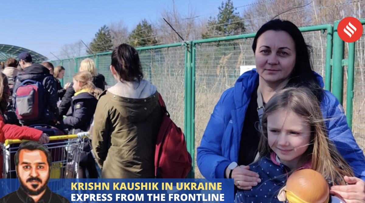 우크라이나와 폴란드 사이의 이 국경에서 많은 난민들이 언젠가는 집으로 돌아가고 싶다고 말합니다.
