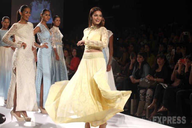 LFW 2014: Ramp divas Sushmita Sen, Dia Mirza, Amrita Rao ...