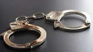 Police crack dacoity case; arrest 4 member gang, jeweller
