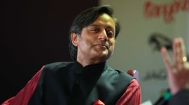 shashi tharoor, kanhaiya, bhagat singh, jnu, kanhaiya kumar, paresh rawal, paresh rawal on shashi tharoor, tharoor, rahul gandhi, congress, bhagat singh