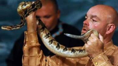 Snake pastor Jamie Coots' death doesn't shake faith of fellow ...