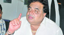 Ambareesh returns, says will sort ‘minor differences’