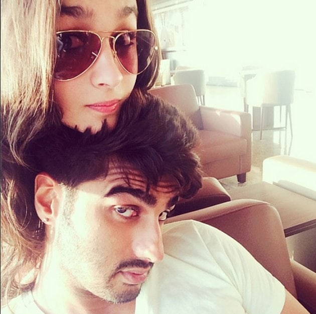 It is still on! Alia Bhatt's selfie session with rumoured ...