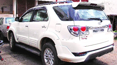 toyota fortuner police car