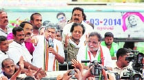 Ambareesh campaigns for Nilekani