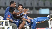 Mumbai Indians icon Sachin Tendulkar monitors training ahead of IPL 7 opener