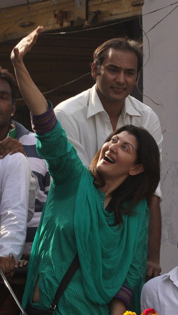 Sangeeta Bijlani Sex Video - Sangeeta Bijlani campaigns for Azharuddin | Picture Gallery Others News,The  Indian Express