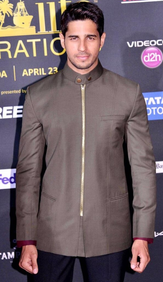 IIFA, IIFA 2015, IIFA pictures, IIFA awards, IIFA awards 2015, priyanka chopra, deepika padukone, sonakshi sinha, sridevi, boney kapoor, jhanavi kapoor, anil kapoor, riteish deshmukh, aditya roy kapur, gauahar khan, kevin spacey, john travolta, sidharth malhotra, priyanka chopra at IIFA, sonakshi sinha at IIFA, deepika padukone at IIFA, IIFA pics, IIFA 2014, IIFA flashback, entertainment news, IIFA green carpet