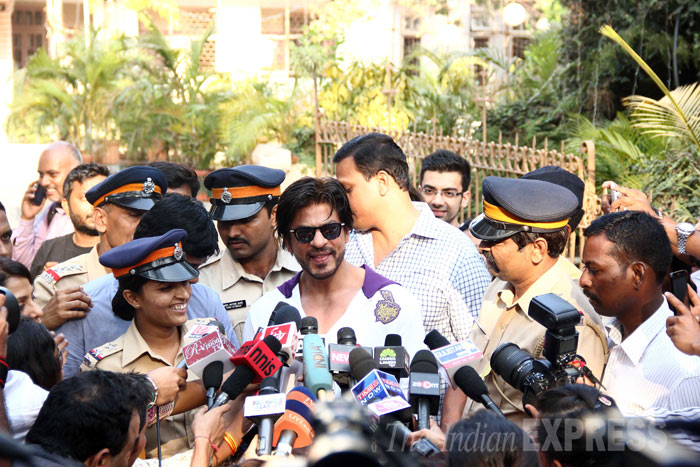 Big B, Shah Rukh Khan, Aishwarya Rai, Abhishek Bachchan Cast Their Vote ...