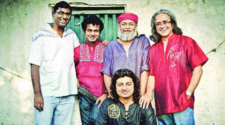 Indian Ocean now comprises Nikhil Rao, Tuheen Chakravorty, Rahul Ram, Himanshu Joshi and Amit Kilam; singer Shankar Mahadevan with Kilam and Ram, the only members from the original line-up.