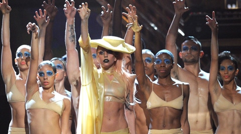 Lady Gaga has slammed fellow singers who charge money for concerts but refuse to sing live.