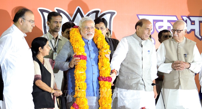 Narendra Modi gets warm welcome from L K Advani | Picture Gallery ...