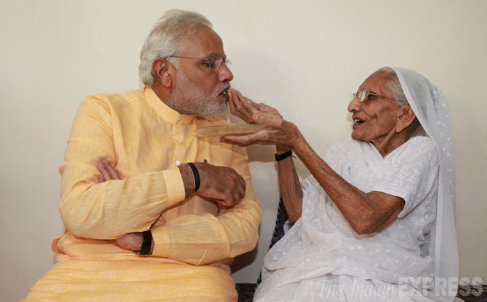 Narendra Modi Meets His Mother Ahead Of Swearing-in Ceremony | Picture ...