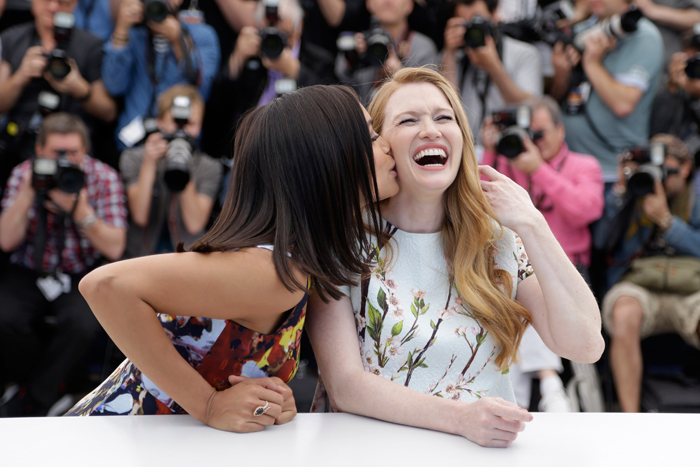 Rosario Dawson, Ryan Reynolds and Mireille Enos - Photocall - Captives -  Festival de Cannes