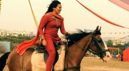 Sonakshi Sinha enjoys horse riding in between shots | Bollywood News - The  Indian Express